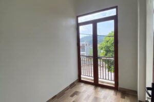 Bán nhà 2 tầng lệch mặt đường Nà Trang